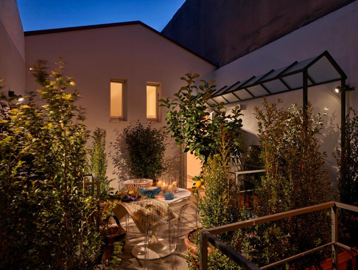 Right House - Indipendent In Characteristic Marina District Apartment Cagliari Exterior photo